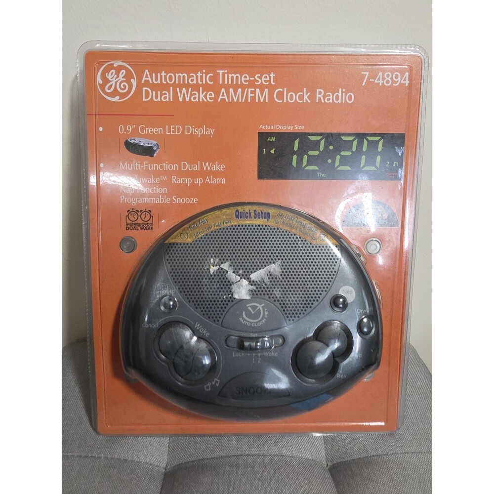 Brand New GE Automatic TimeSet DualWake AM/FMClockRadio Model 7-4894 NewOldStock